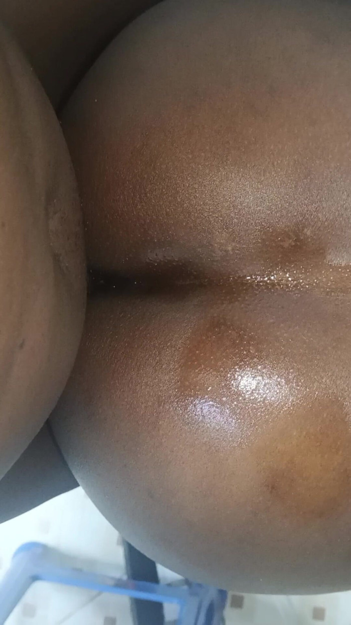 SPICYIT: Creamy Back Shots Ebony BBC