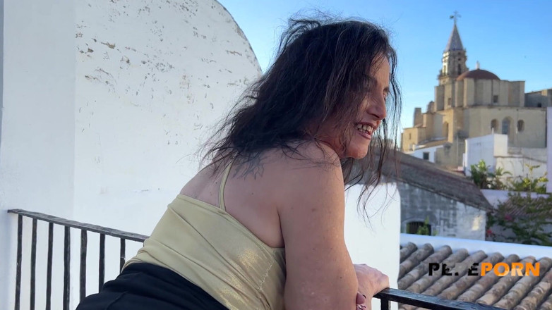 PepePorn: Noemi Picara memerlukan lebih daripada satu zakar! Cougar yang menakjubkan...