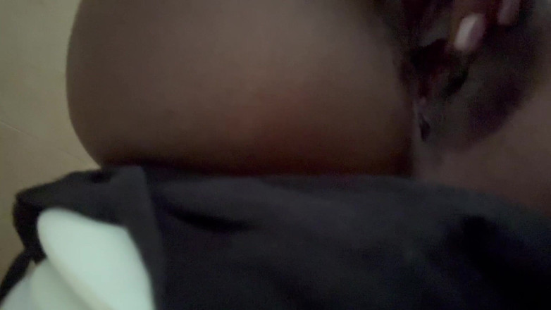 SugaSweet Ass: 在我等待的时候让自己变得饥渴