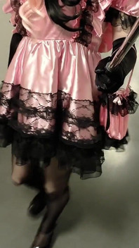 Sissy Crossdresser Strolling in High Heels and Flashing