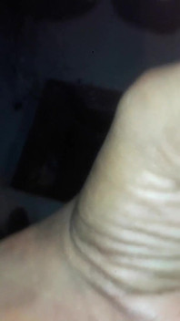 Une belle-mère se fait exploiter gratuitement dans les coulisses