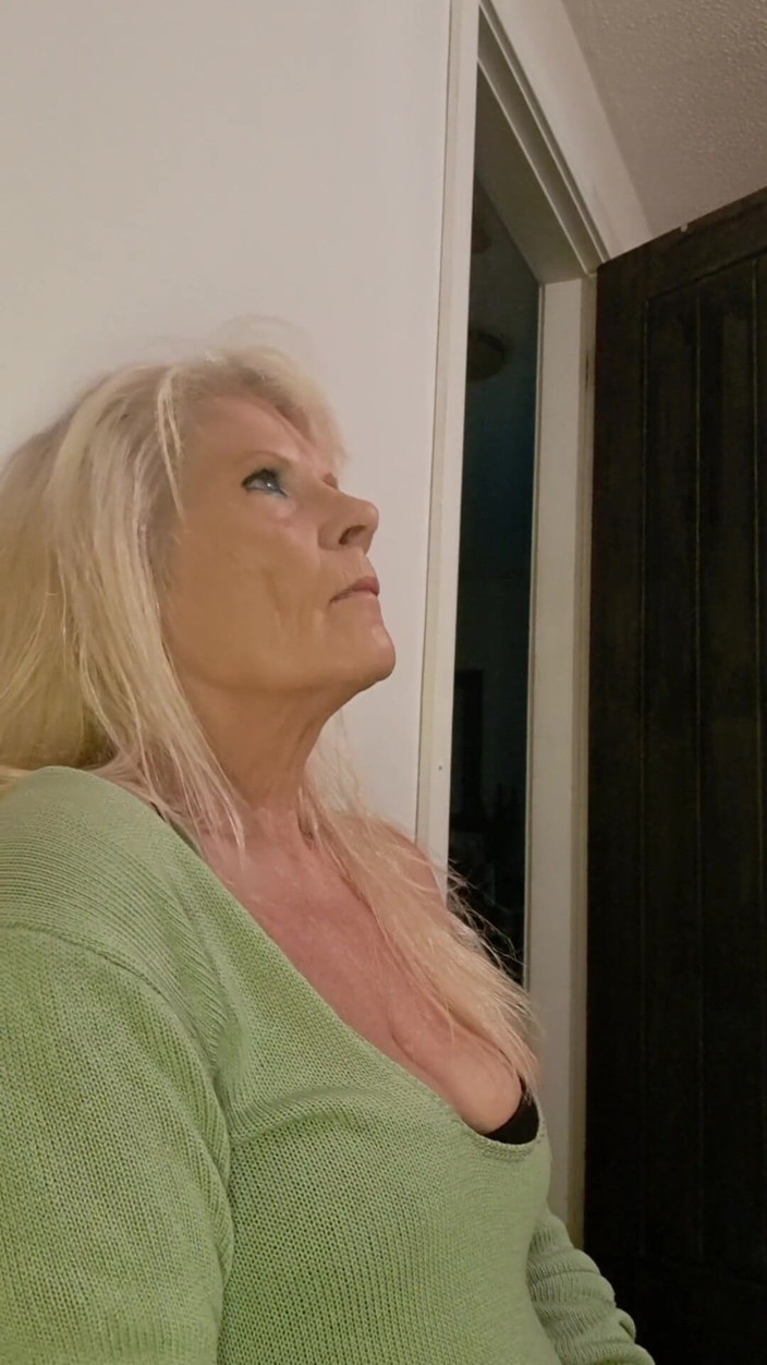 Milf-T: Sexy Grandma makes him Cum.mp4