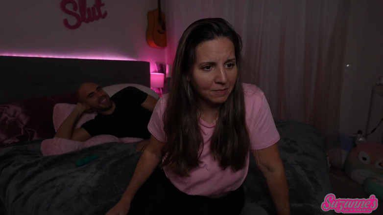 Suzanne's Sex Tapes: Amatorska para rucha się przed kamerą