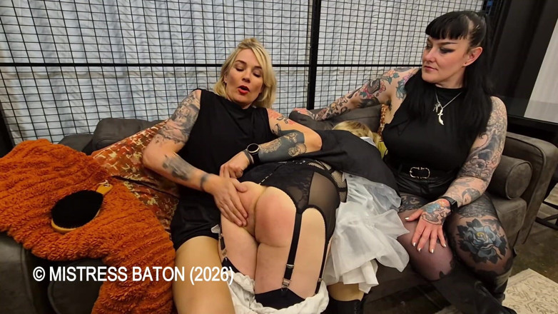 MistressBaton: स्लोवेनली नौकरानी के लिए हाथ और हेयरब्रश