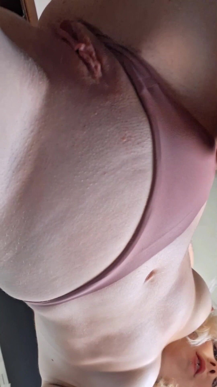 Milla Cute: Milaneza Cums Hard Using Her Vibrator and Fingers