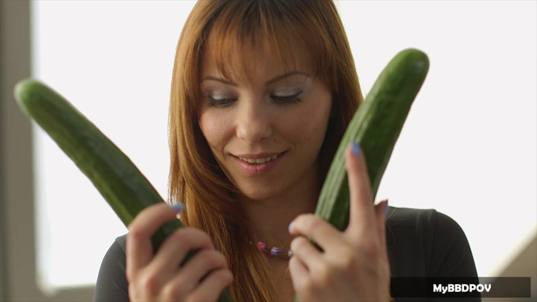 MyBigBlackDickPOV: Relleno Anal Vegetales Para La Joven Alysa Gap