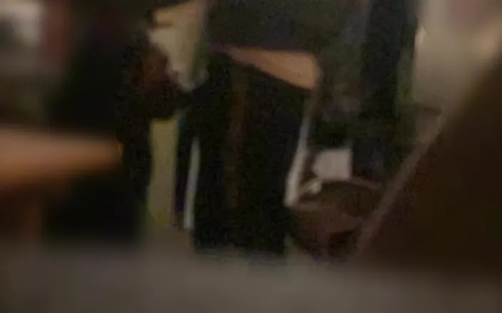 Jenko: 女婴在派对上以隐私的方式吮吸我的鸡巴
