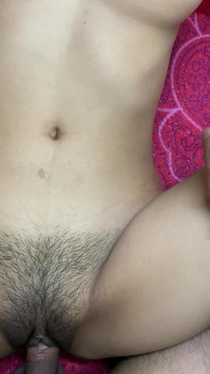 Riya mickey: 印度女大学生的首次