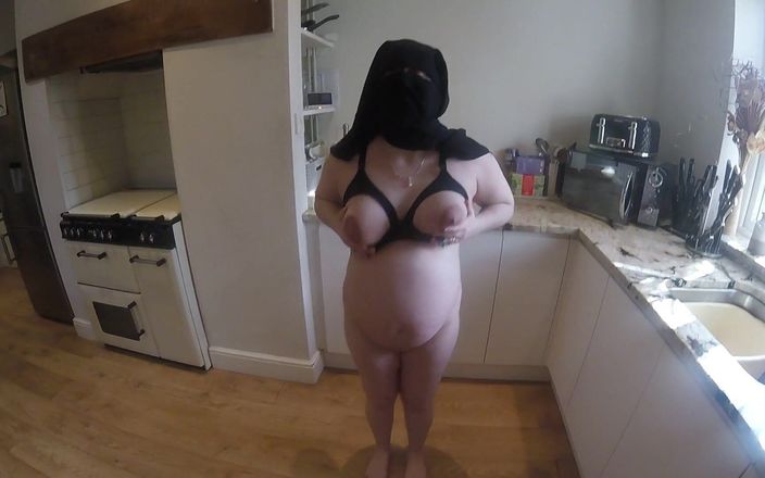 Horny vixen: Grávida em Niqab muçulmano e sutiã de amamentação