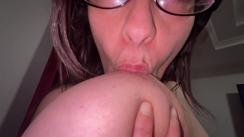 VeeVee Vixen: Sug mina saggy juver