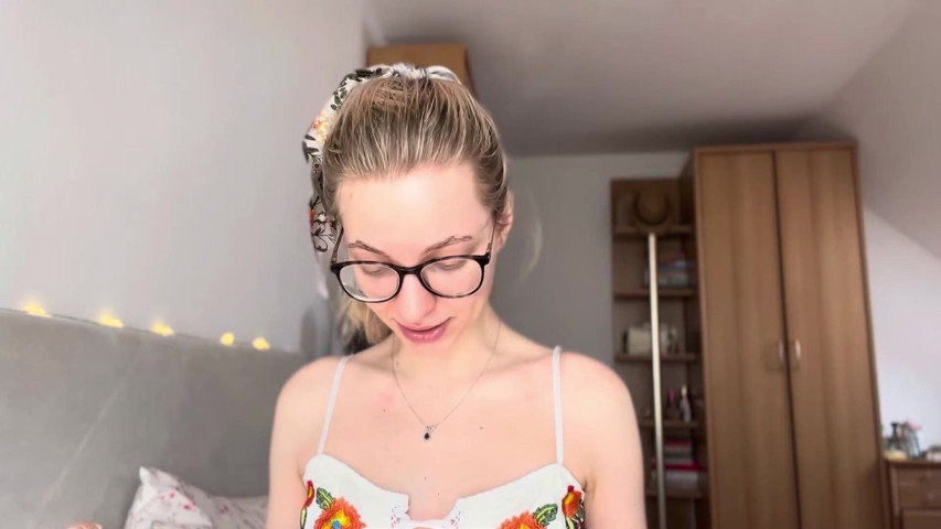 Sissy Vs Gay (Goddess BellaRae) Sissy Vs Gay (Goddess BellaRae)