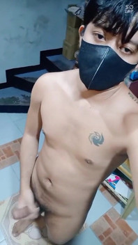 Sexy Pinoy Boy Wank His Hard Cock