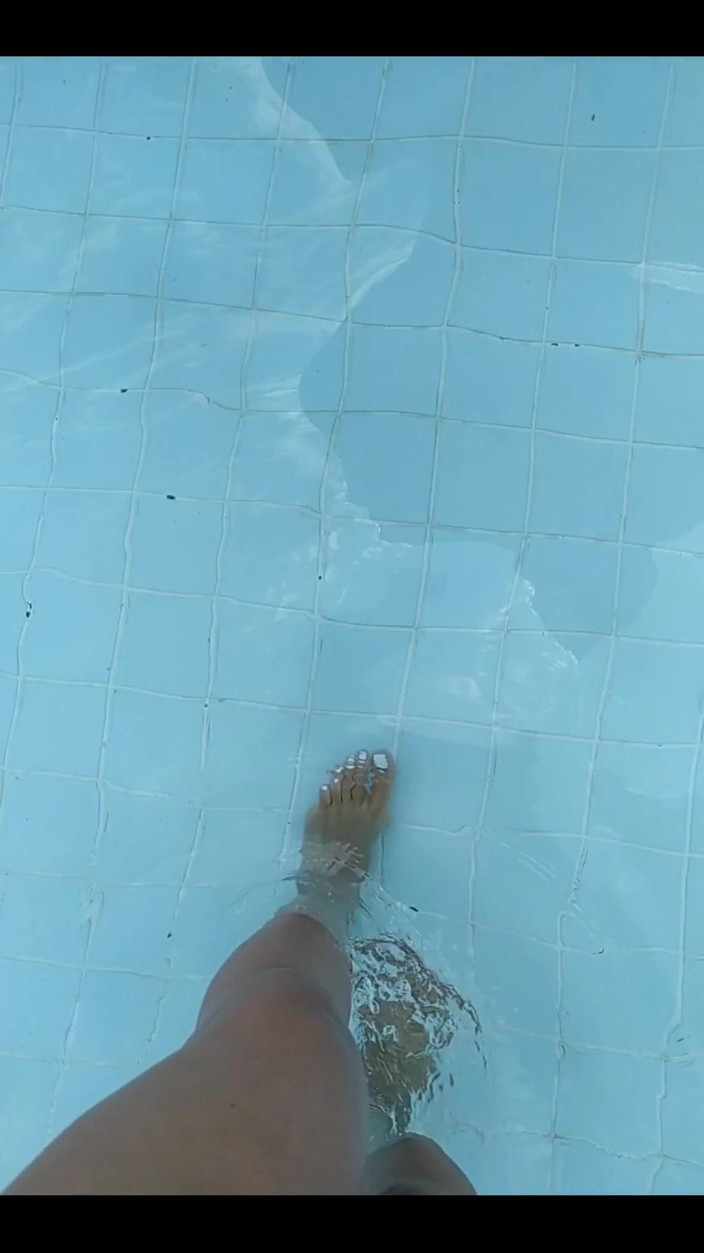 KiffaFeet: White Nails + Pool = Video for You Lol