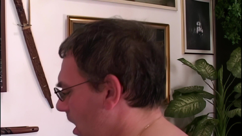 Nasty LADYBOY: Мишель Гомес идёт с стариком