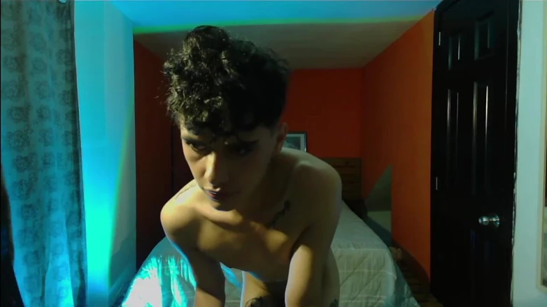 Artesensual: 第2部分 femboy完全裸体，为她的观众跳舞