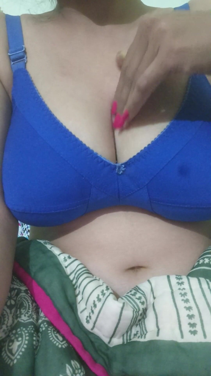 Liana proxy: Milk Came Out After Sucking the Boobs of Desi Bhabhi