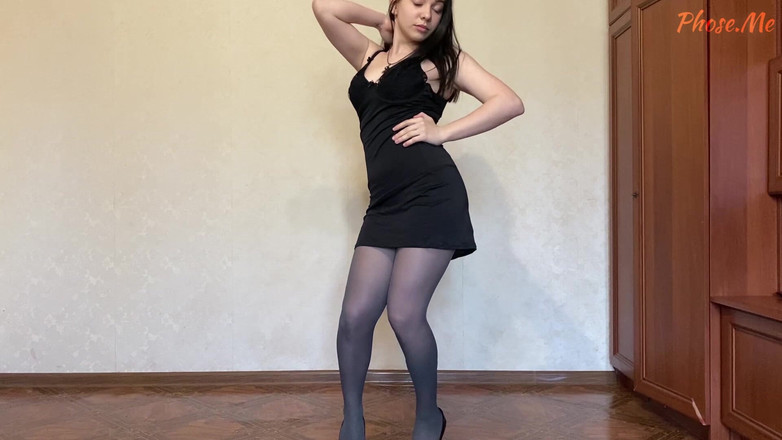 Pantyhose me porn videos: Amber脱下黑色礼服脱下胸罩、内裤、连裤袜和高跟鞋