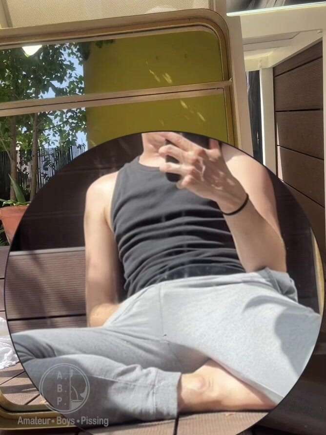 AmateurBoysPissing: 흑인 대물 자지에게 따먹히는 아마추어 소녀