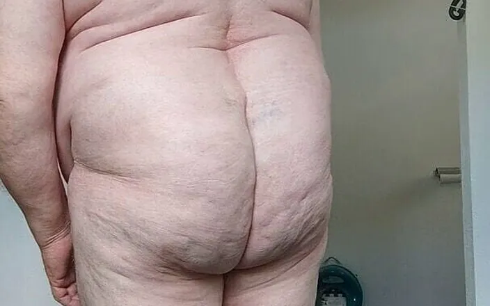 Karlchengeil: Punished for Swallowing Piss