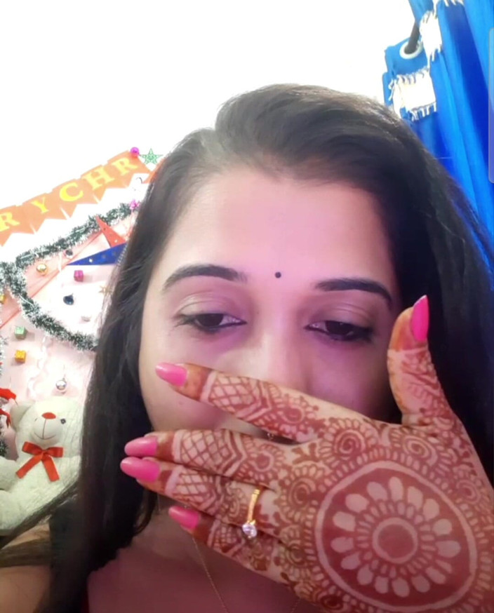 Kanchan devi: Intelligente bhabi duro pompaggio di figa durante videochiamata