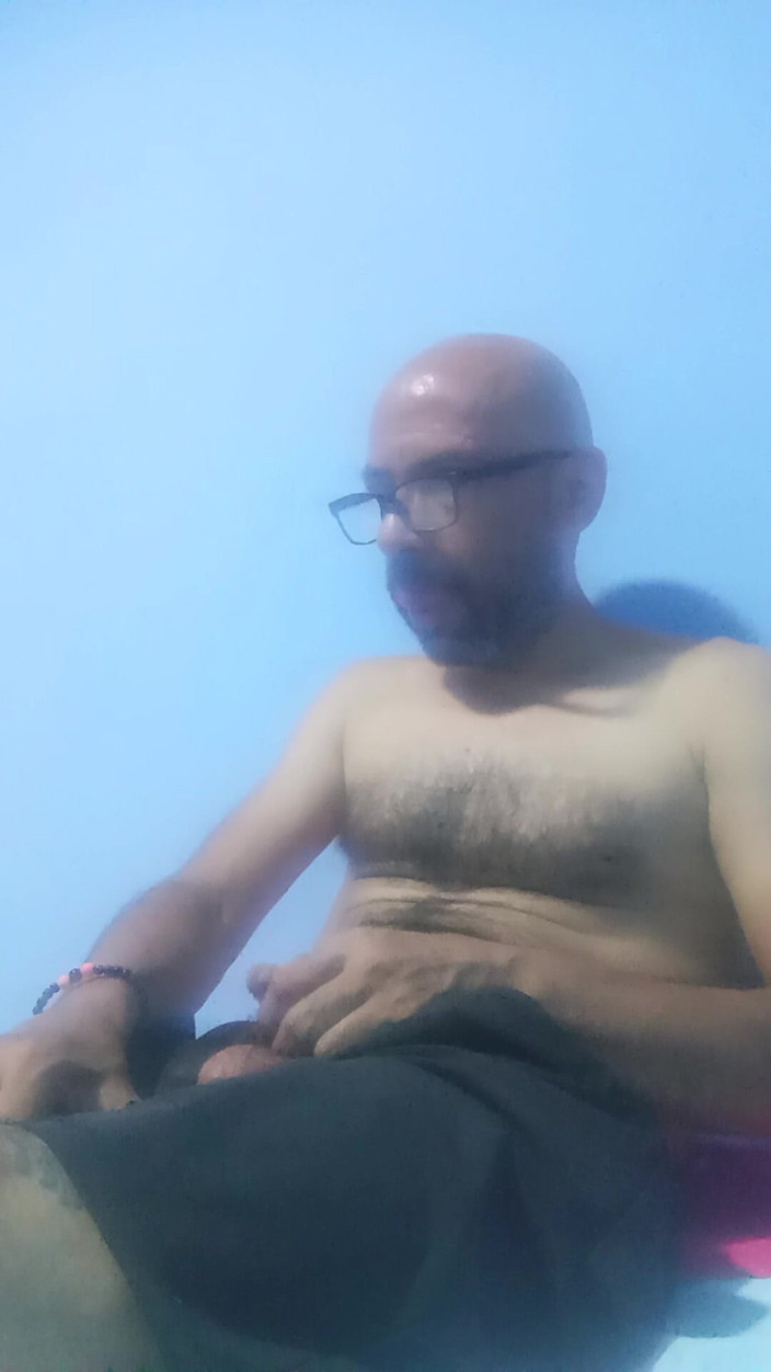 Jhonbahh: Solo Sex in the Early Hours