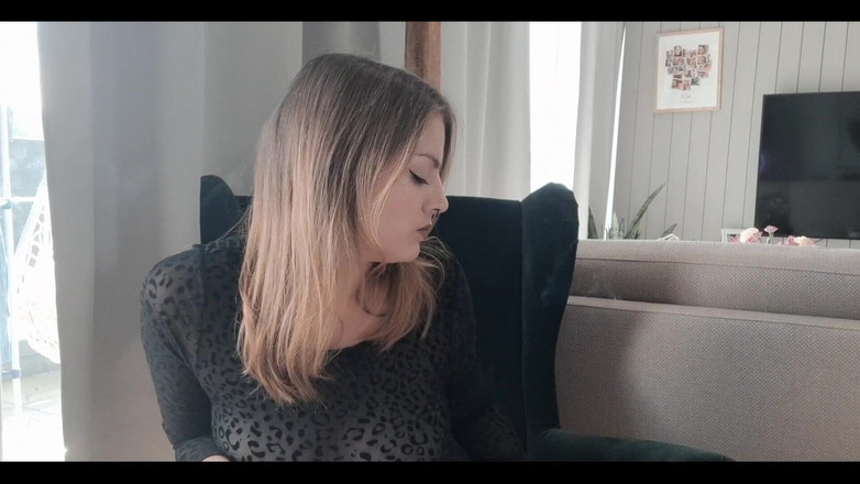 Naughty Natascha: Transparan bir vücutta sigara mı içiyor? Ah evet