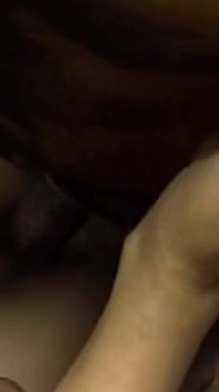Dojrzała brunetka MILF jedzie kutasa aż do creampie