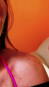 Jenna presley的大奶子被崇拜并被干