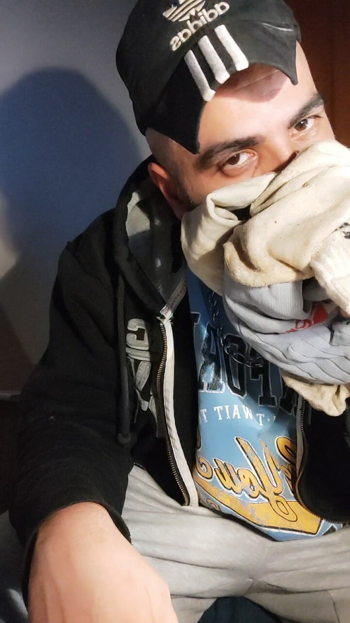 SmokedAlloy2: Dj-bro 小便和用脏袜子玩游戏......锤吧！