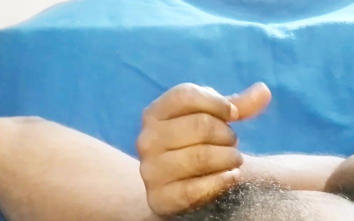 Bbbddt24: Un tip musulman ascultând Povestea ceaiului și se masturbează