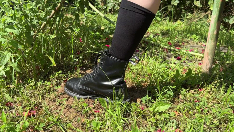 Nikky Thorne: Submissive Mature Male Licks His Femdom's Dirty Boots