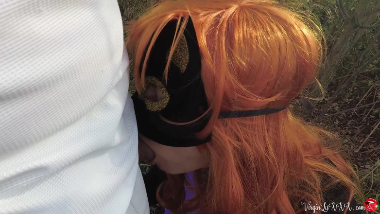 Virgin Lux: Fremder fickte catwoman in den mund, nachdem er im wald...