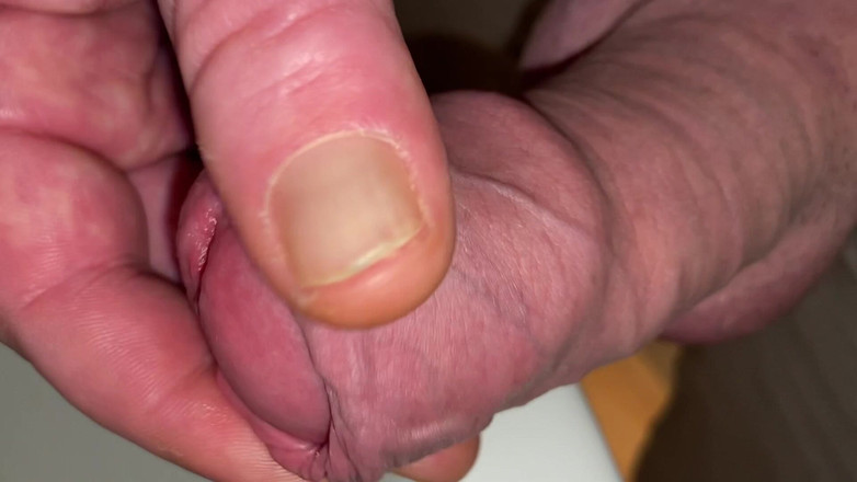 Foreskinguy: Foreskin kencing dan pancutan mani