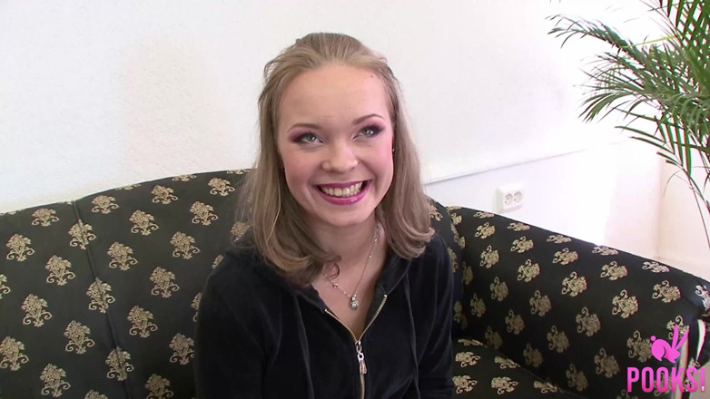 Pooksi: Cute Coed Bridget Fucked From Reverse Cowgirl To Doggy-Style