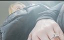 Clarabella: Irisches mädchen fingert im auto in der Öffentlichkeit