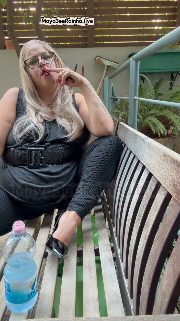 Goddess Maya3ee Rainha: Good Morning Goddess Morning Smoke Break Sexy Leggings in Thick...
