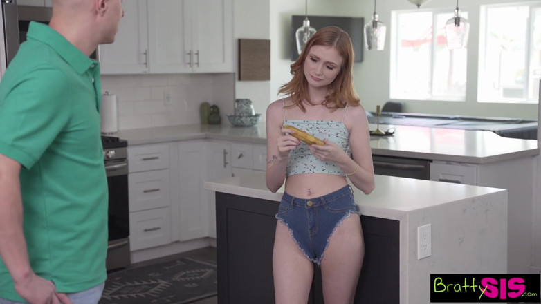 BrattySis: My stepsister is bananas