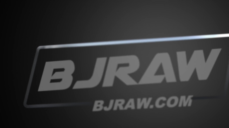 BJ Raw: Ava के चेहरे को कोटिंग