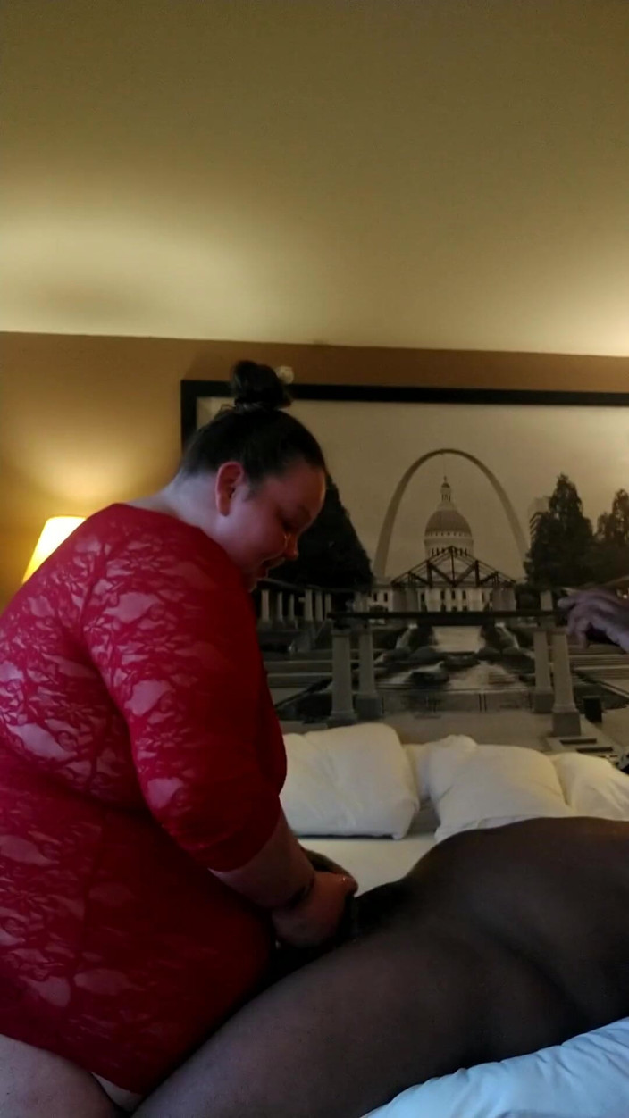 Kimmywetwet: BBC Facefucks Piggy
