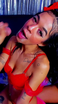 Una forte festa della gola profonda da due ragazze per il loro partner