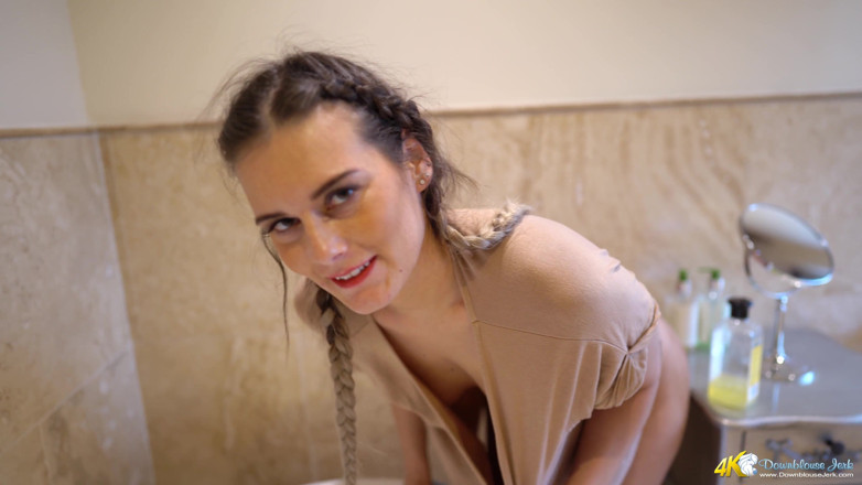 DownblouseJerk: Louise T - แค่จะดูเฉยๆ!