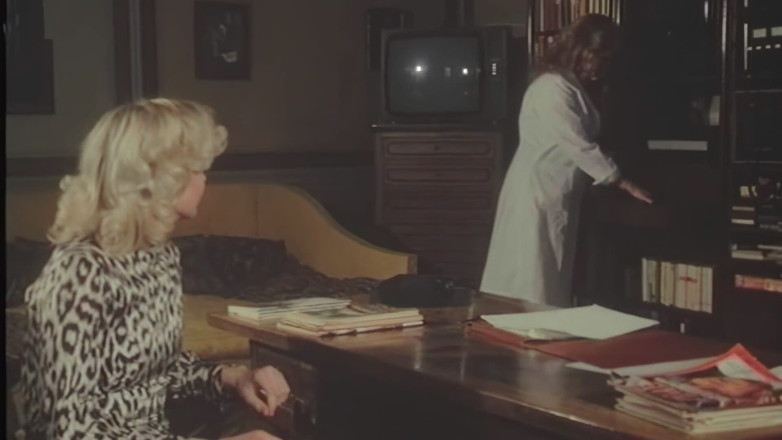 Inthe MILF room: La Psicolaga Mi Ha Fatto Masturbare Davanti a Lei E...