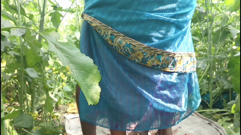 Sumang studio: Indische desi, rustikale frau machte sexy videos von im Dschungel...