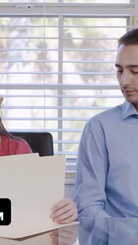 Follando por contrato: su casero posee su coño perfecto una vez al mes