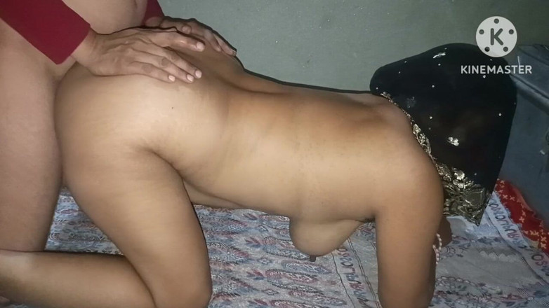 Savita5343: Мачуха з великою дупою трахається з її пасинком з великим членом, не будучи поміченою - збуджений чоловік