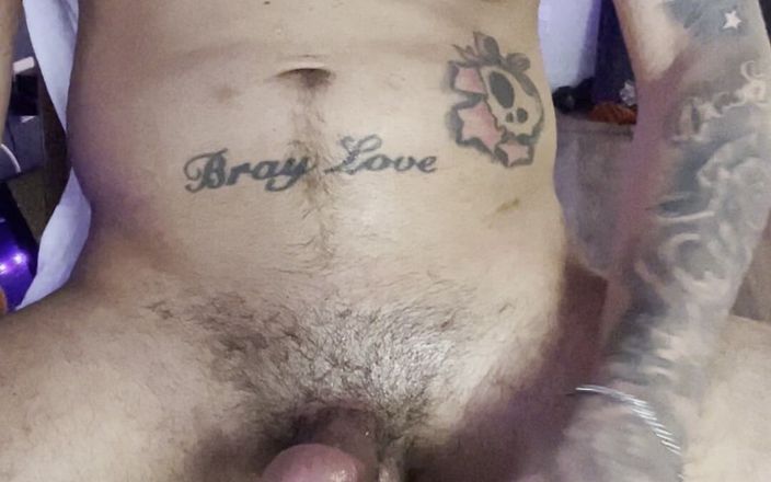 Bray Love: 의자에서 견과류를 짜는 Bray Love