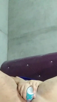 Wanna Try to Fingering Her Pussy with Deodorant