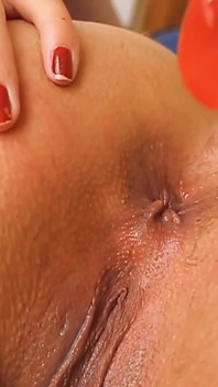Sıska latin kız arkadaşımın vane amcığımın içinde büyük dildo oynuyor ev yapımı
