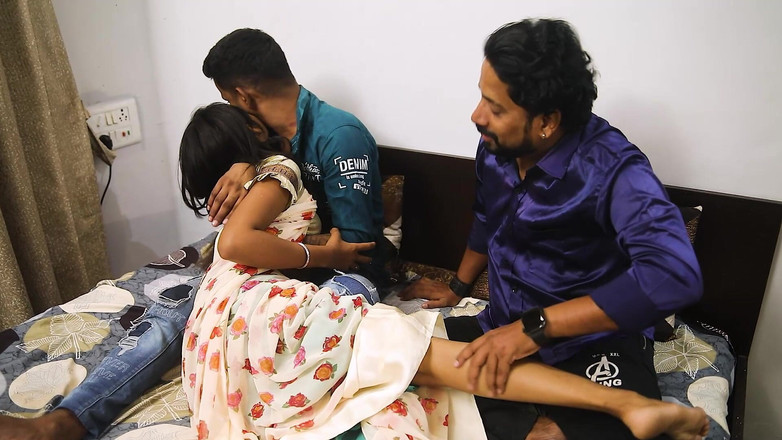 RIABHABI: Dua saudara tiri ngentot saudara tirinya, threesome hardcore