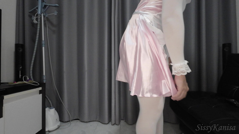 SissyKanisa: Сіссі Каніса кроссдрессер покоївка, частина 2 одягаються